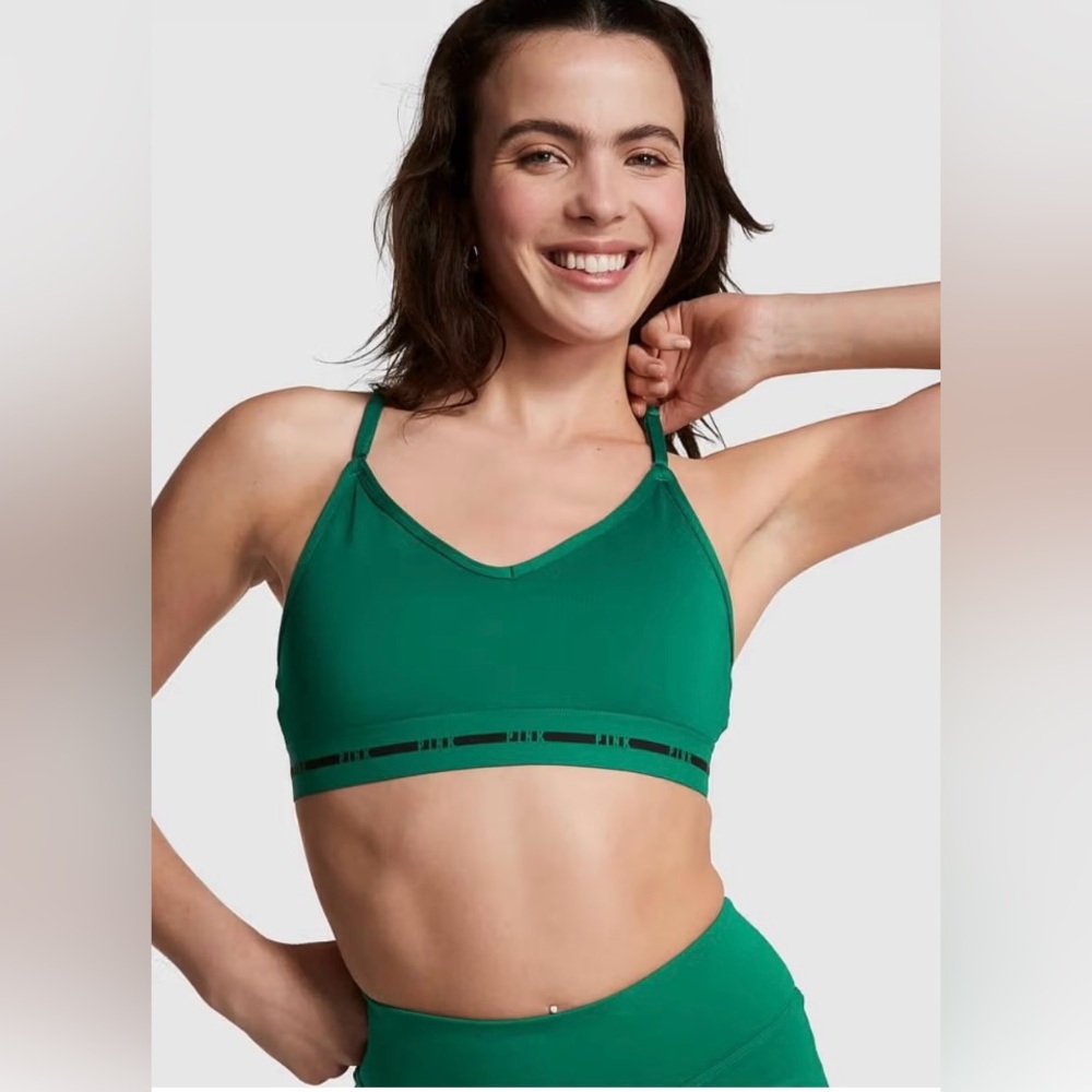 Victoria's Secret Pink Ultimate Lightly Lined Sports Bra Green. Size M NWT.